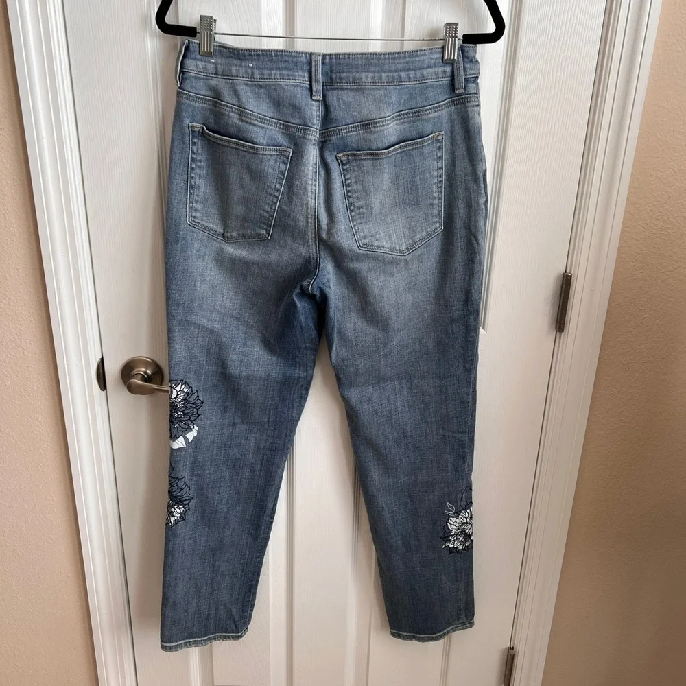 Chico's Floral Embroidered Denim Jeans Boyfriend Ankle‎ Light Wash Size 4R